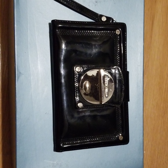 Karen Millen Shoe and Matching Clutch - Picture 3 of 7